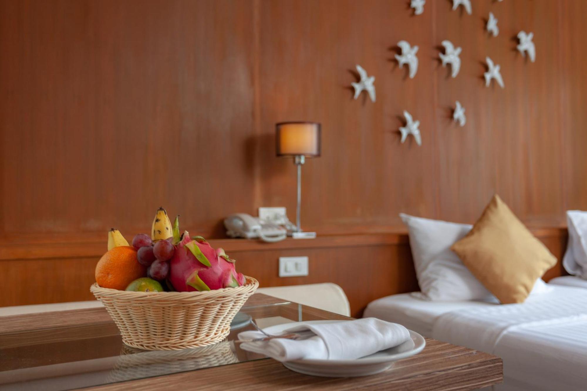 普吉岛-瓶庐海景度假酒店 Phuket Pl Seaview Resort Patong Екстер'єр фото
